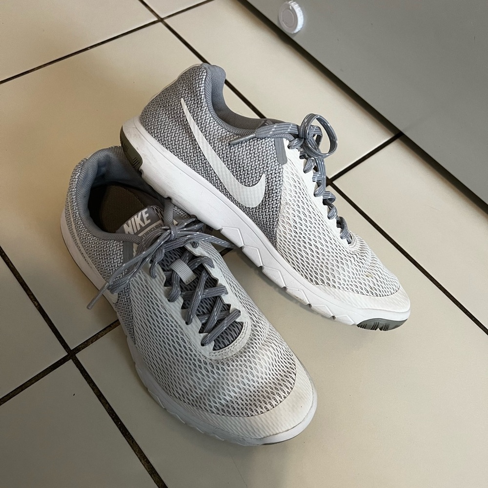Nike Gray Athletic Shoes Breathable Mesh Design